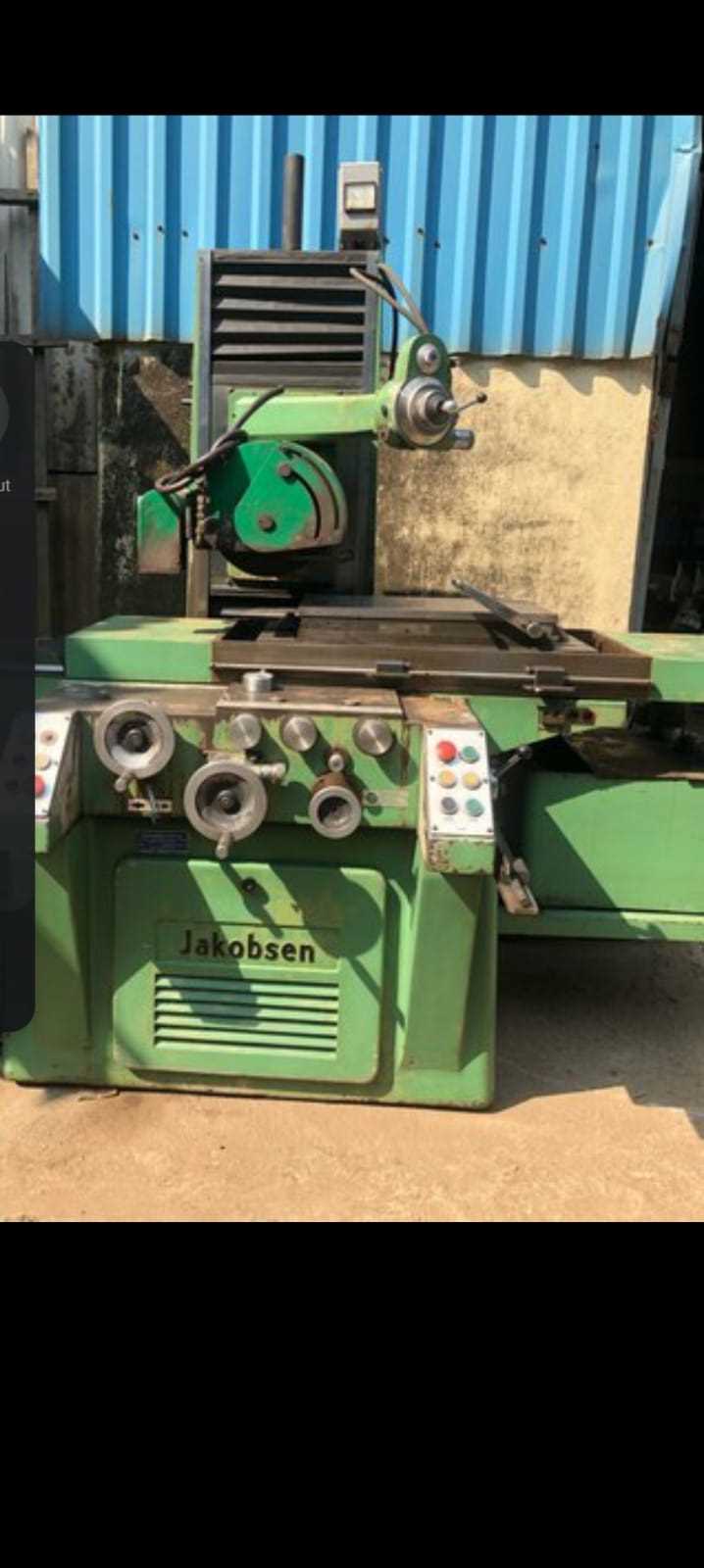 Surface grinding machine