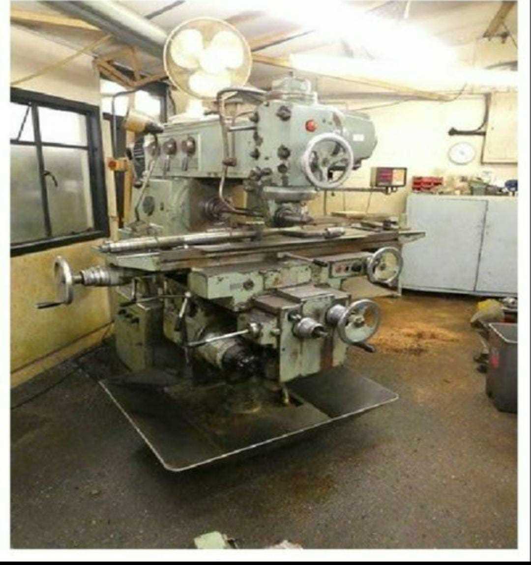 Universal Milling Machine