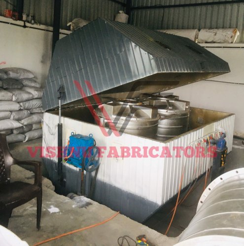 Rock N Roll Roto Moulding Machine